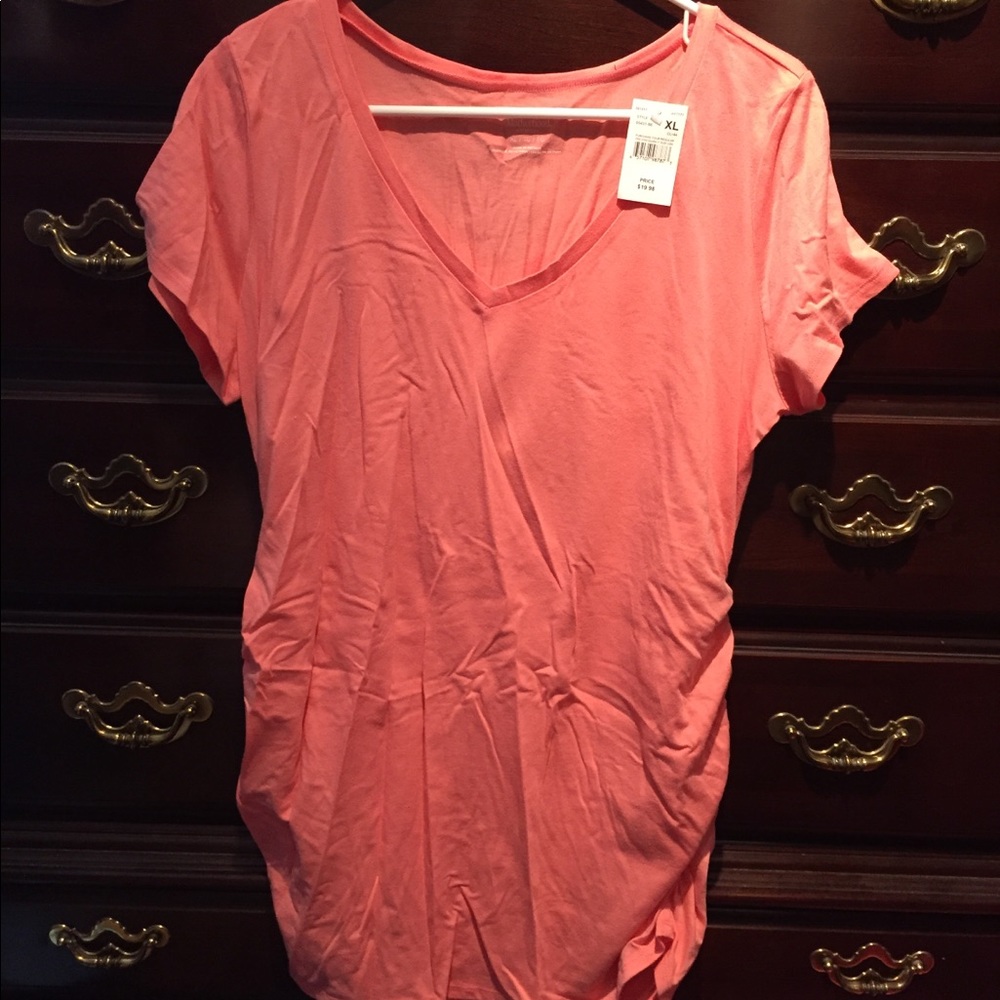 NWT Motherhood Maternity v-neck side ruched top